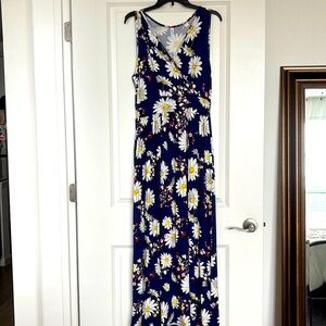 Lilbetter sleeveless maxi dress, L